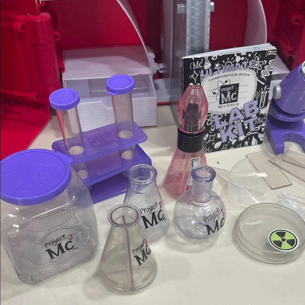 Project MC2 Science Lab Kit with case - Picture 3 of 13